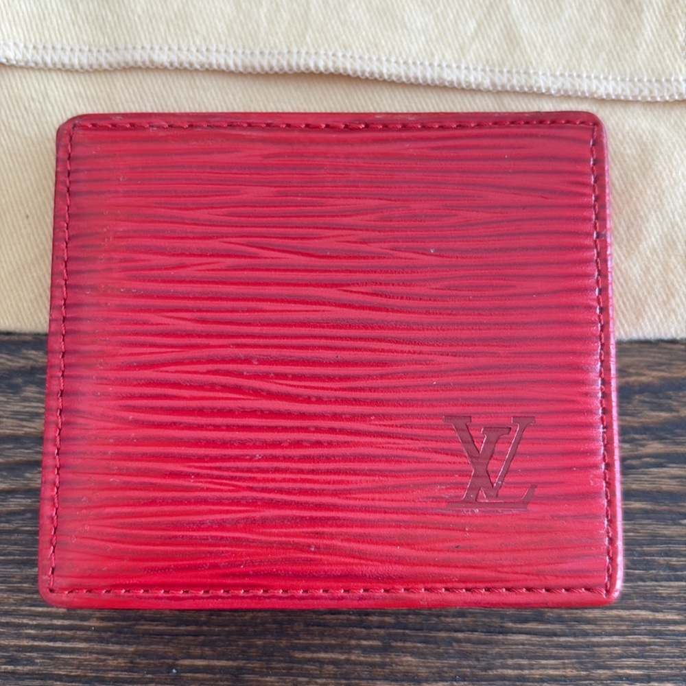 Louis Vuitton Vintage Castilian Red Epi Leather Accordion Coin Purse - Picture 4 of 11